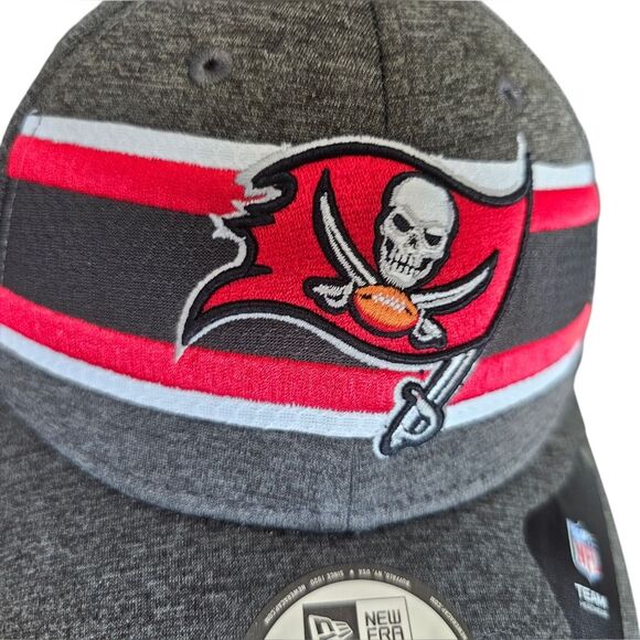 New Era 39Thirty Tampa Bay Buccaneers NFL Stretch Fit Hat Gray Sz S/M NWT - Picture 2 of 13